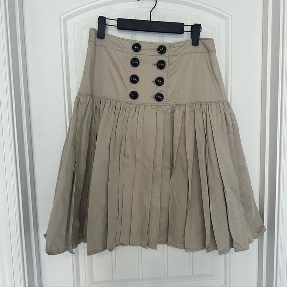 Burberry London Knee Length Pleated Skirt Tan Khaki Button Up Size 6 Small - Picture 3 of 13